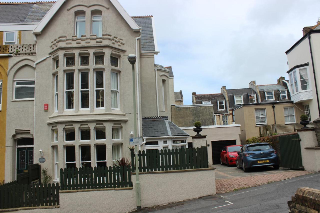 Bed and Breakfast Grosvenor House - Onsite Free Parking à Ilfracombe Extérieur photo