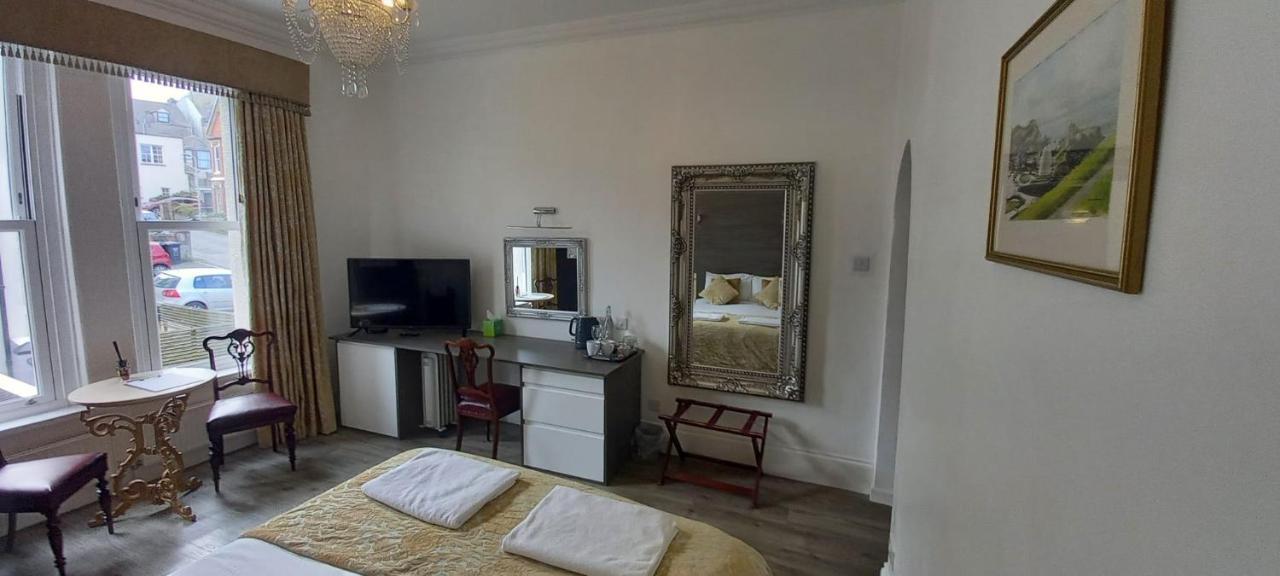 Bed and Breakfast Grosvenor House - Onsite Free Parking à Ilfracombe Extérieur photo