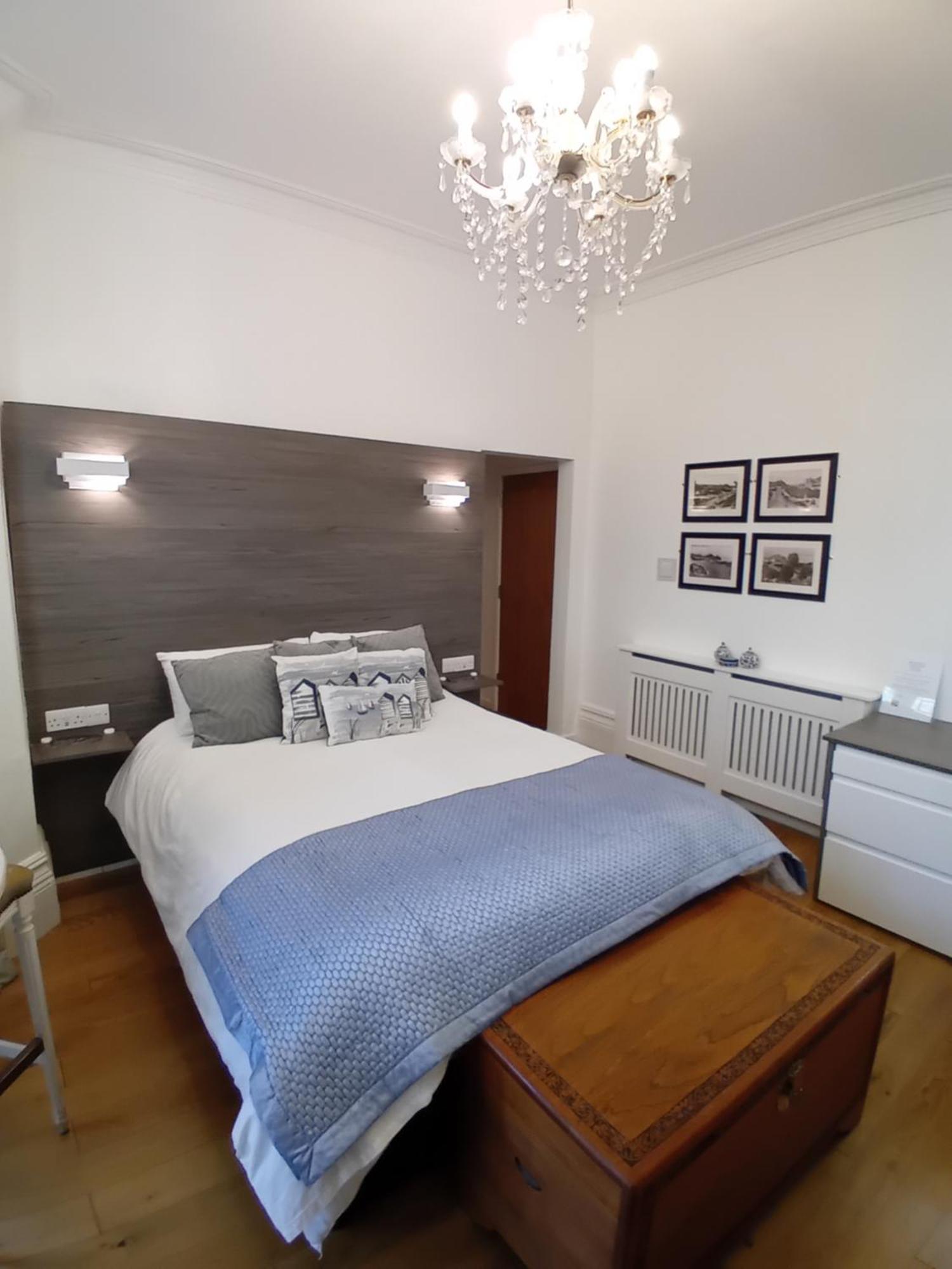 Bed and Breakfast Grosvenor House - Onsite Free Parking à Ilfracombe Extérieur photo